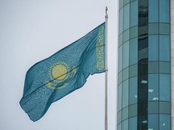 哈萨克斯坦驻印度大使馆组织圆桌会议讨论国家政治进展