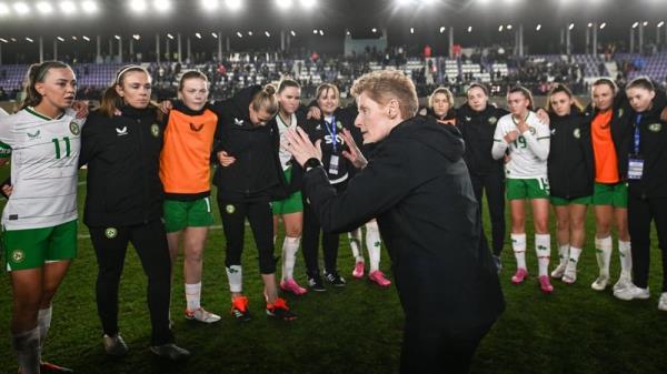 Eileen Gleeson speaks to her playes after the draw in Florence