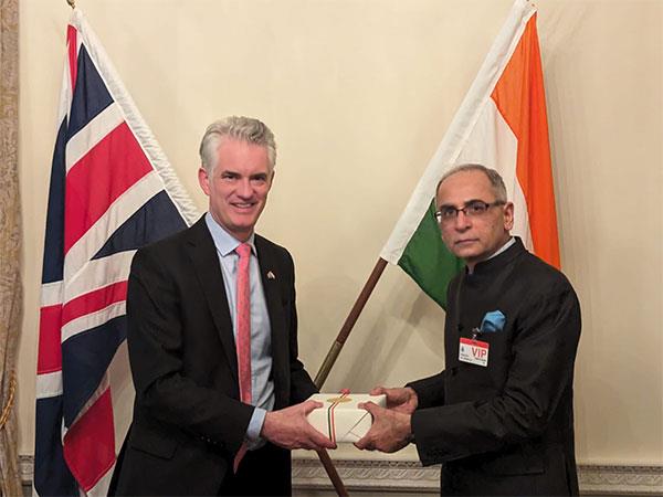 外交大臣的伦敦之行旨在加强印英在多个领域的双边合作